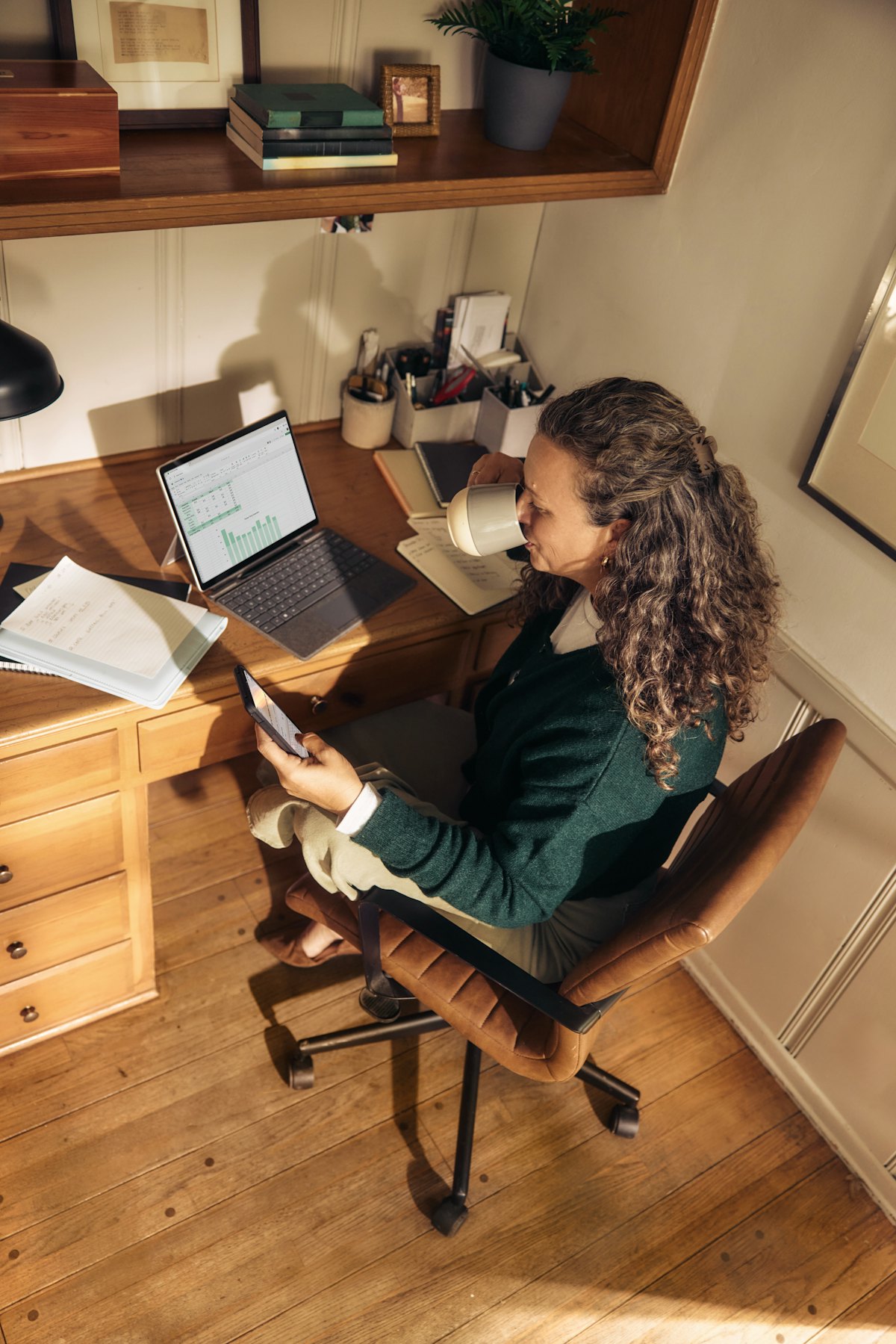 Arbeiten mit Laptop und Tablet