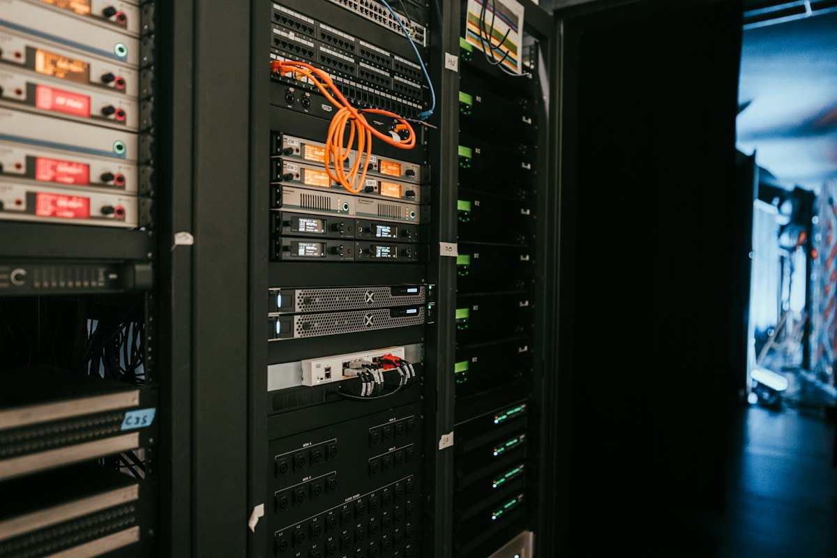 Server-Rack im Serverraum